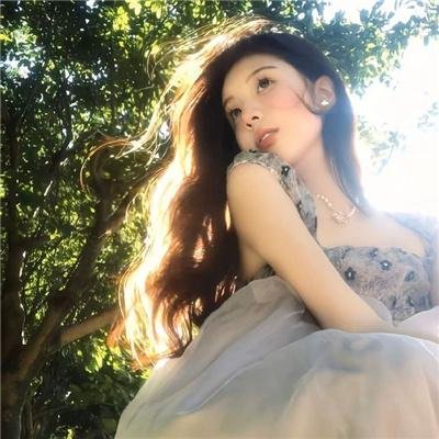 9顶假发的女孩